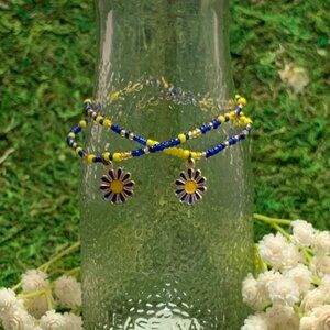1 Navy blue Flower Seed Bead Bracelet